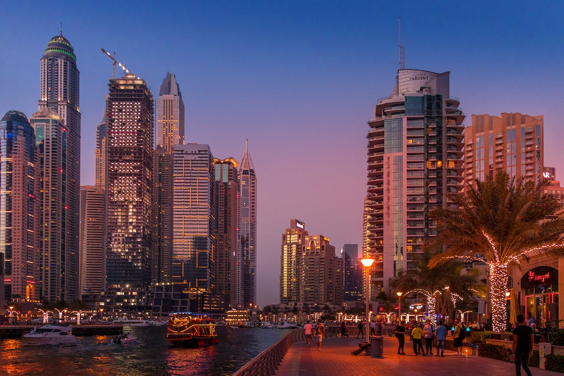 الإمارات العربية: اعتماد الميثاق المهني والأخلاقي للعاملين في مؤسسات التعليم العام