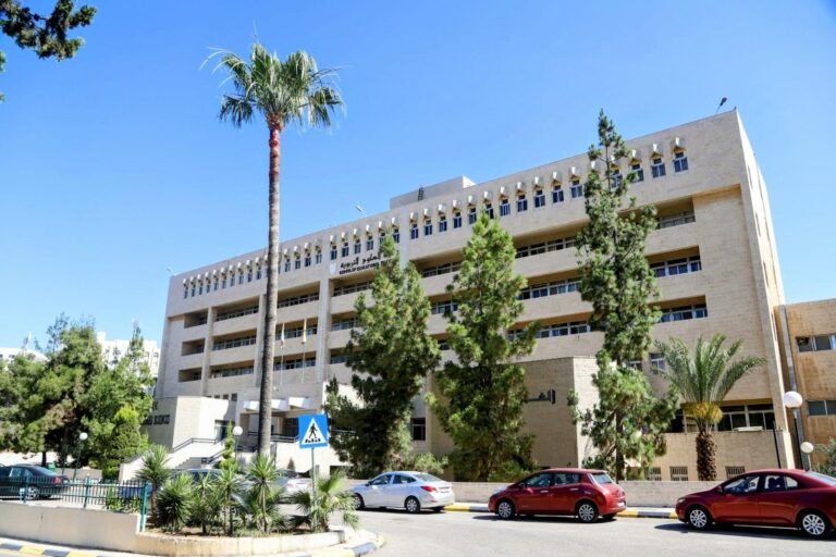 كلية العلوم التربوية بالجامعة الأردنية تحقق إنجازًا عالميًا بحصولها على المرتبة 147 في تصنيف (QS) العالمي للتخصصات العلمية لعام 2025.
