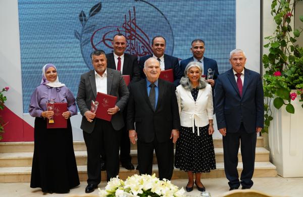 الأمير الحسن يكرم الفائزين بجائزة الحسن بن طلال للتميز العلمي