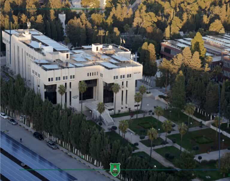 أسرةُ الجامعةِ الأردنيّة في عيدِ الاستقلالِ تَسترجعُ ذكرياتِ ماضٍ عريقٍ، وتستشرفُ مستقبلًا زاخرًا بالعطاءِ