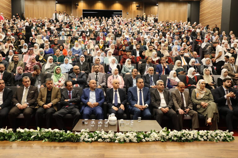 كلية العلوم التربوية في الجامعة الأردنية تفتتح معرض البحوث الاستقصائية لطلبة الدبلوم العالي لإعداد المعلمين تجسيدًا للرؤية الوطنية في تأهيل معلم المستقبل