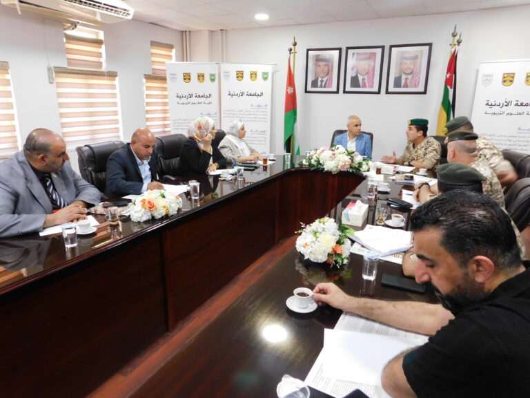 كلية العلوم التربوية في الجامعة الأردنية تستقبل وفدًا من مديرية التربية والتعليم والثقافة العسكرية لبحث التعاون في برامج إعداد المعلمين