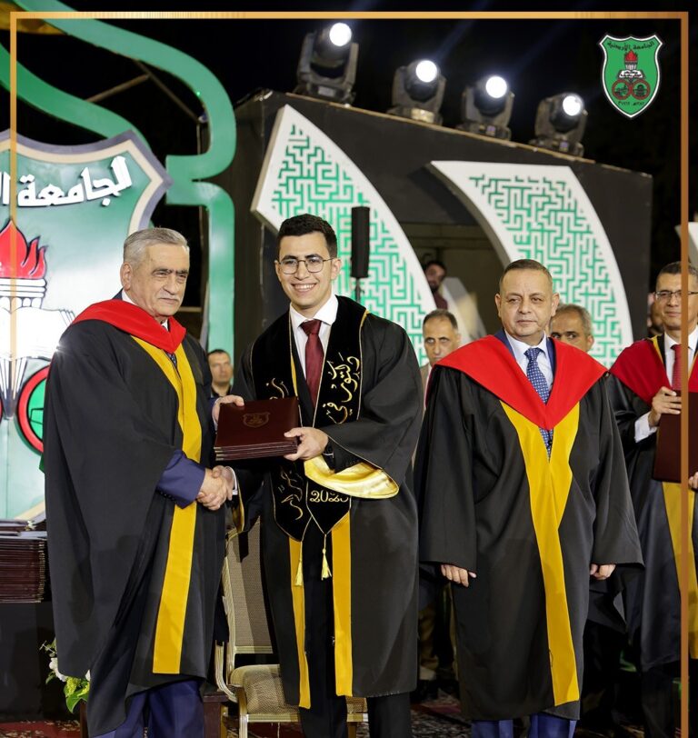 ختام مهيب لاحتفالات تخريج الفوج الستين في الجامعة الأردنية: 8180 بكالوريوس و1530 دراسات عليا و1870 دبلوم عالي في إعداد المعلمين